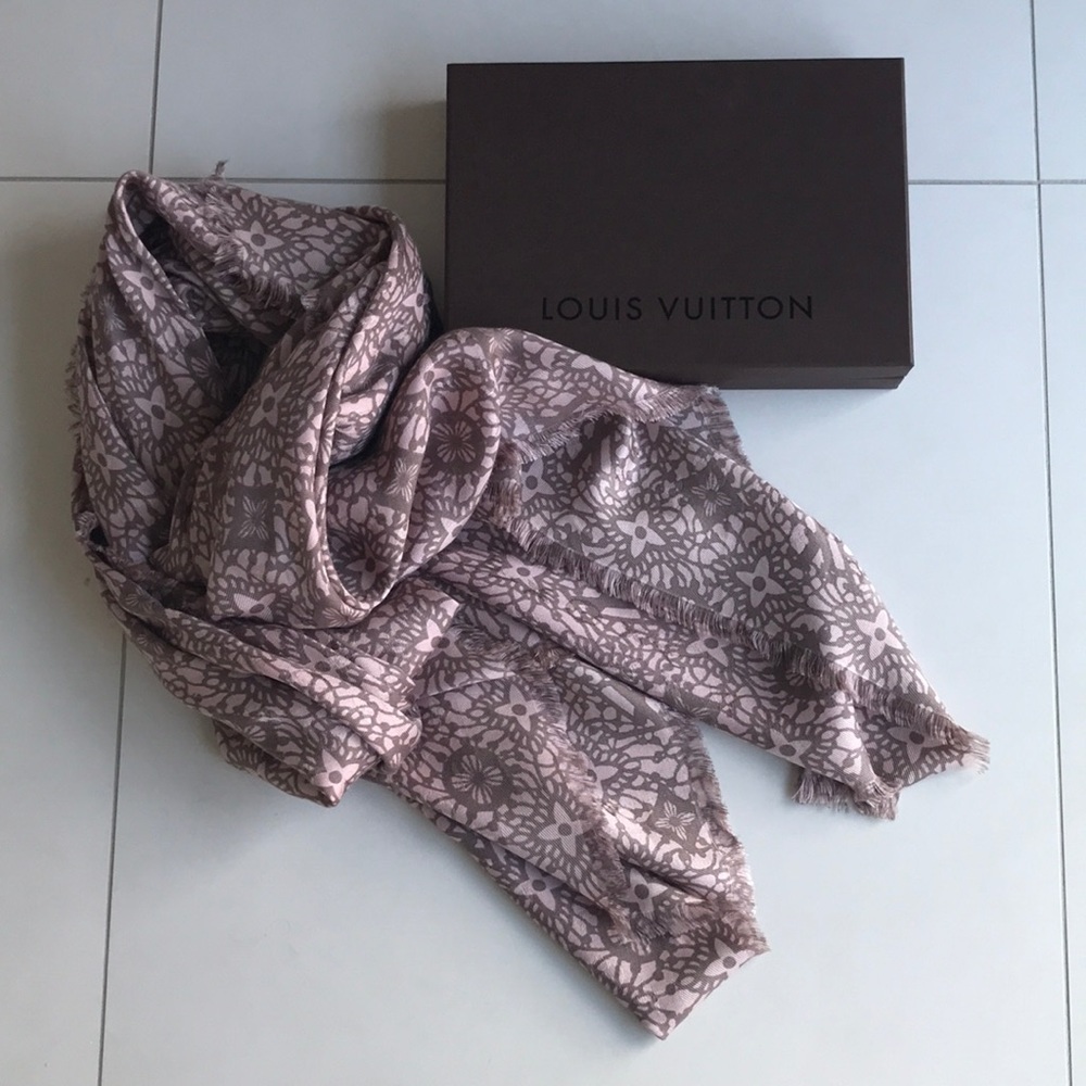 Louis Vuitton original scarf
